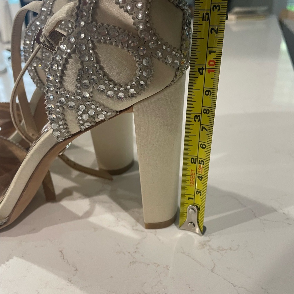Badgley Mischka heels - Picture 2 of 4